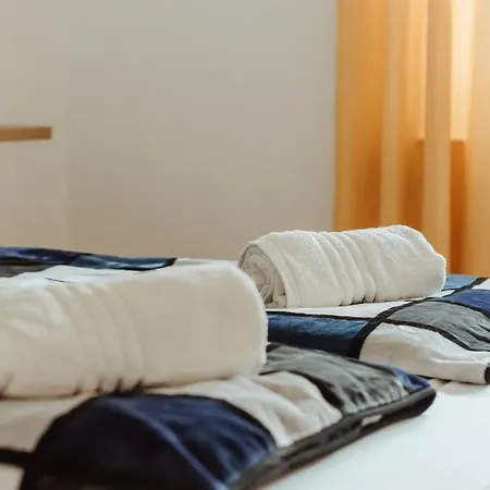 Apartment Prijetna Hisa Blizu Starega Mestnega Jedra Kranj